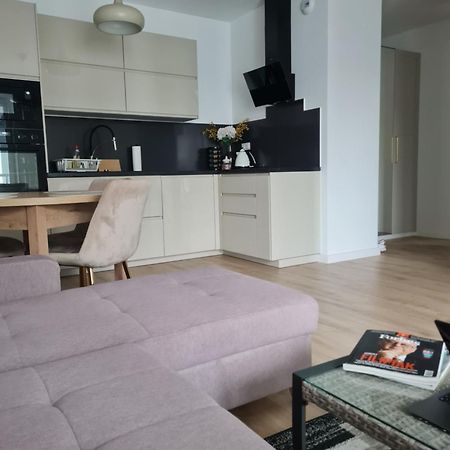 Airport Apartment Varsó Kültér fotó